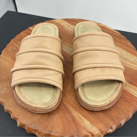 Wal & Pai Lake beige leather slide Sandals sz 38 7-7.5 - Picture 2 of 9